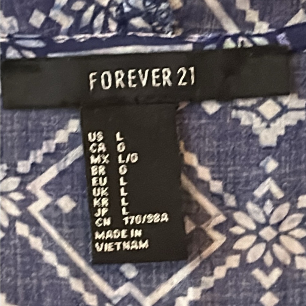 Forever 21 blue/white print, sleeveless shorts romper, size large - Picture 2 of 3